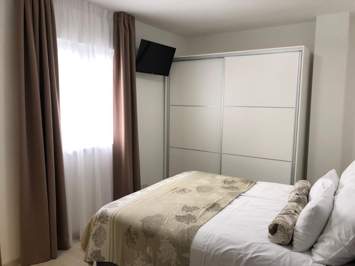 Seafront 2-Bedroom Apartment Nika - 라벡 외부 사진