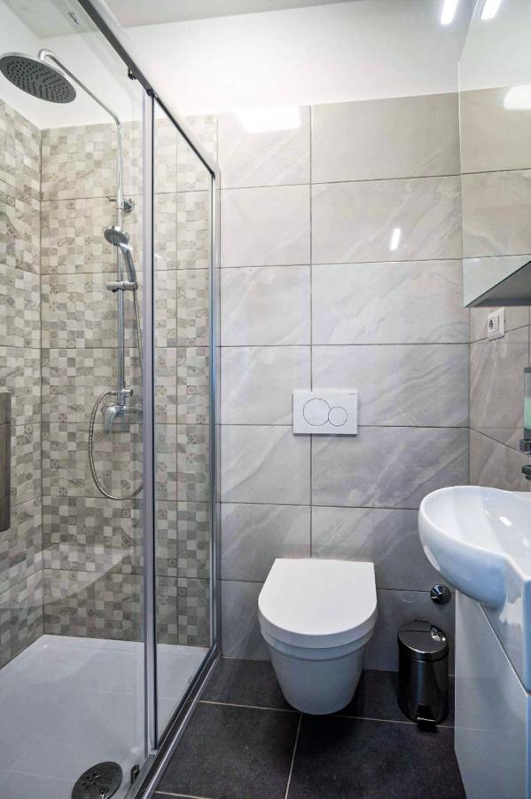 Seafront 2-Bedroom Apartment Nika - 라벡 외부 사진